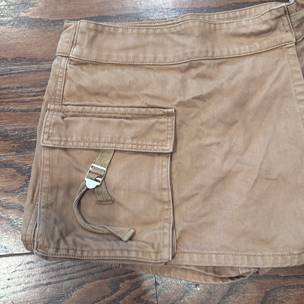 Blank NYC high waist denim cargo skort, size 26 - Picture 4 of 9